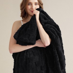 Bedsure | Cute Soft Cozy Checkered Throw Blanket for Couch - 1 of 4