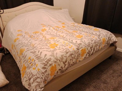 Comforter Queen Size, 600 Thread Count Cotton Grey Branch with Yellow  Flower & Grey Leaves Pattern Orange Reversible Comforter Set, Down  Alternative Bedding Set - China Bedding Set and Bedding Comforter price