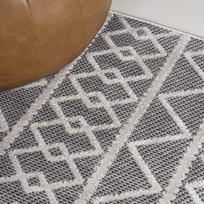 Ivory Geometric Easy-Care Indoor/Outdoor Synthetic Area Rug - 3x5 Feet