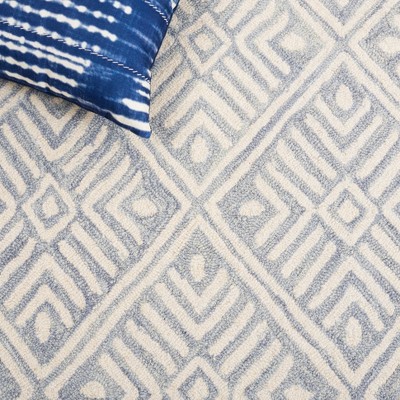 Hand-Tufted Elegance Round Wool Area Rug in Gray, 47"