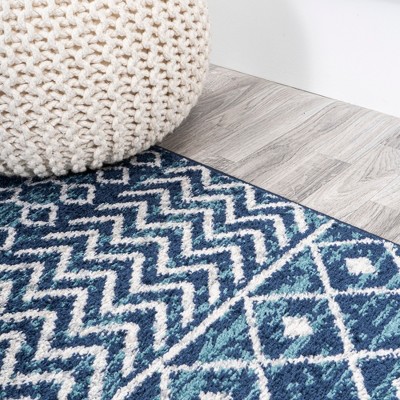 Navy and Cream 4' x 6' Geometric Synthetic Easy-Care Area Rug
