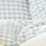 black white (no comforter)