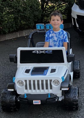 White jeep hotsell power wheels