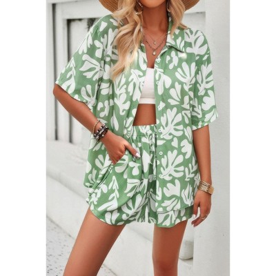 I am a Fashion Junky Allover Print Elastic Shorts Two Pieces Button Set Green L