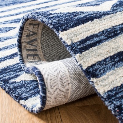 Navy and Ivory Hand-Tufted Wool Area Rug 2'6" x 4'