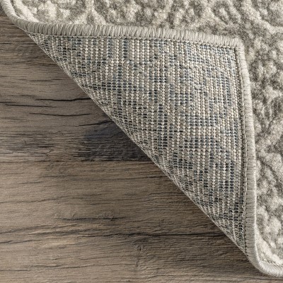 Cozy Geometric Gray Synthetic 4' x 6' Easy-Care Area Rug