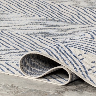 nuLOOM 62''x24'' Reversible Wavy Chevron Blue Square Rug