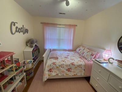 Guest review image 1 of 2, zoom in