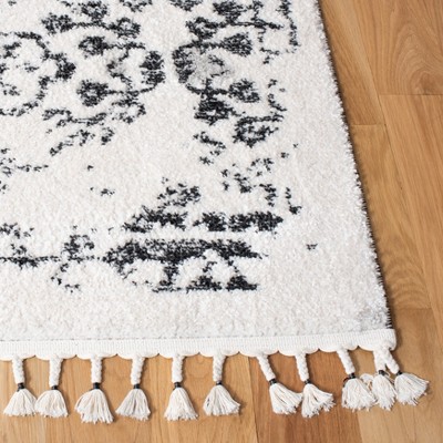 Ivory Diamond Braided Shag Rug Handmade Synthetic 5' x 7'