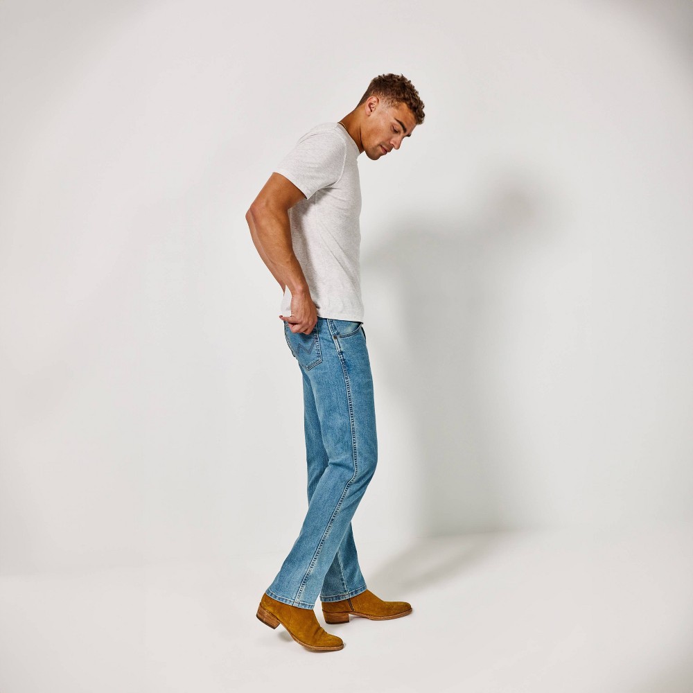 Wrangler Men's Relaxed Fit Straight Jeans - Light Wash 38x32