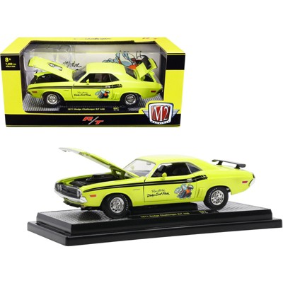 1971 Dodge Challenger R/T 440 "Scat Pack" Citron Yellow w/ Stripes & Graphics Ltd Ed to 7000 pcs 1/24 Diecast Car by M2 Machines