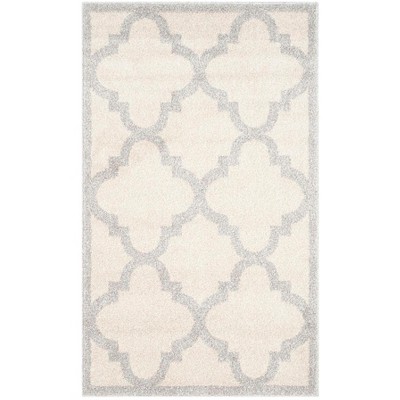 beige/light grey