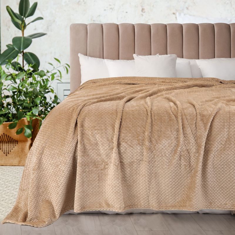 PiccoCasa New Luxury Leaves Fulls Fleece Warm Large Sofa Throw Blankets, 2 of 7