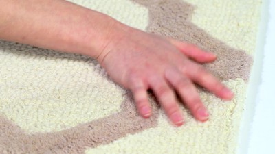 Elegant Ivory and Silver Hand-Tufted Wool Accent Rug, 2' x 3'