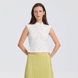 Top de Encaje con Cuello Mandarin y Manga Corta para Mujer - A New Day™ Crema