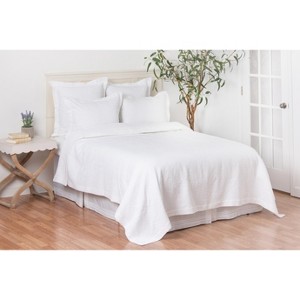 C&F Home Jardin Matelassé Full/Queen Coverlet - 1 of 4