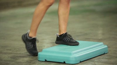  The Step (Made in USA) 4 Inch Stackable Aerobic Exercise  Platform (Grey) with Non-Slip Surface and Nonskid Feet to Prevent Sliding :  Everything Else