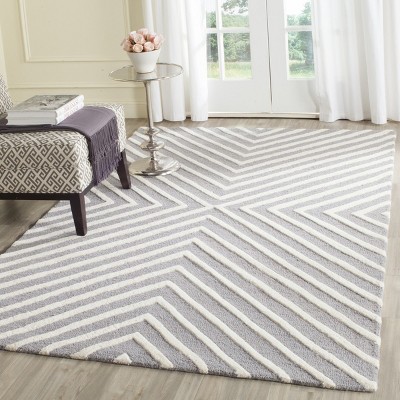 Handmade Silver and Ivory Wool Tufted Area Rug 5' x 8'