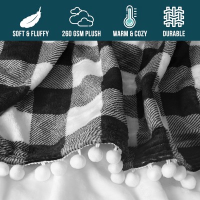Pavilia Deluxe Checkered White Twin Fleece Throw with Pom Pom Fringe