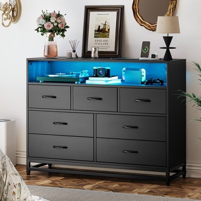 Dresser for Bedroom, Modern 7 Drawers Long Dresser with Charging Station and LED Lights Design