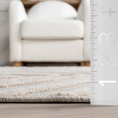 Ivory Geometric 4x6 Indoor Area Rug with Loop and Shag Techniques