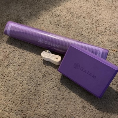 GAIAM BEGINNERS YOGA KIT 4mm EXCERISE MAT 6' STRAP BRICKS PURPLE