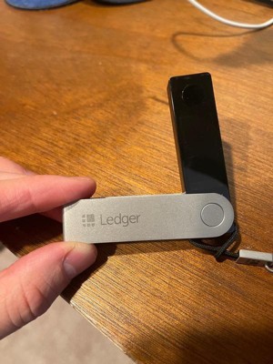 Ledger Nano X Black hardware wallet for crypto assets - Blit