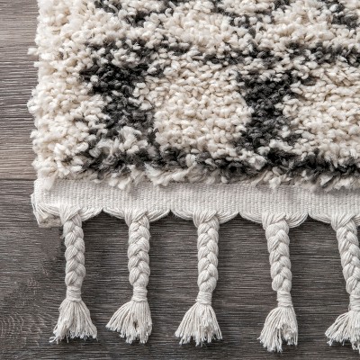 Off-White Round Moroccan Shag Area Rug with Tassels