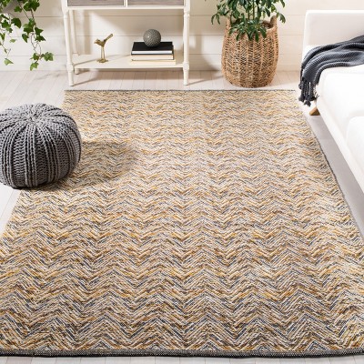 Gold and Black Handmade Wool Chevron Area Rug, 5' x 8'