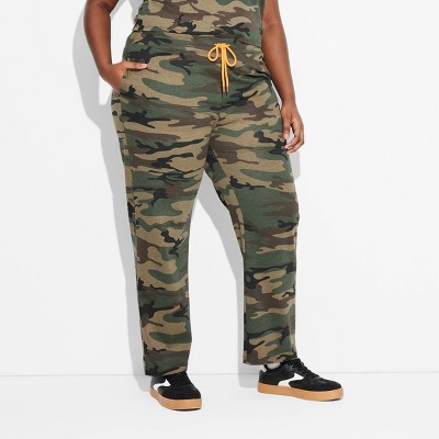 Women's Camo Print Graphic Lounge Pants - Green