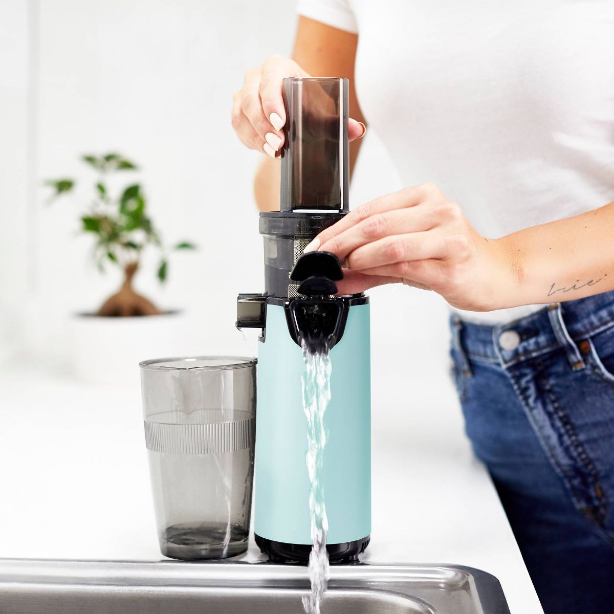 Dash Compact Cold Press Power Juicer - Aqua: Slow Juice Maker, Stainless Steel, 130W, 16oz Capacity, Hand Wash - thumbnail 6