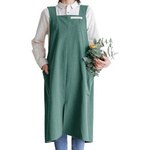 Elegant and Practical: Unisex Cross-Back Apron in Soft Cotton - Features Convenient Pockets for a More Organized Cooking Experience - 1 of 4