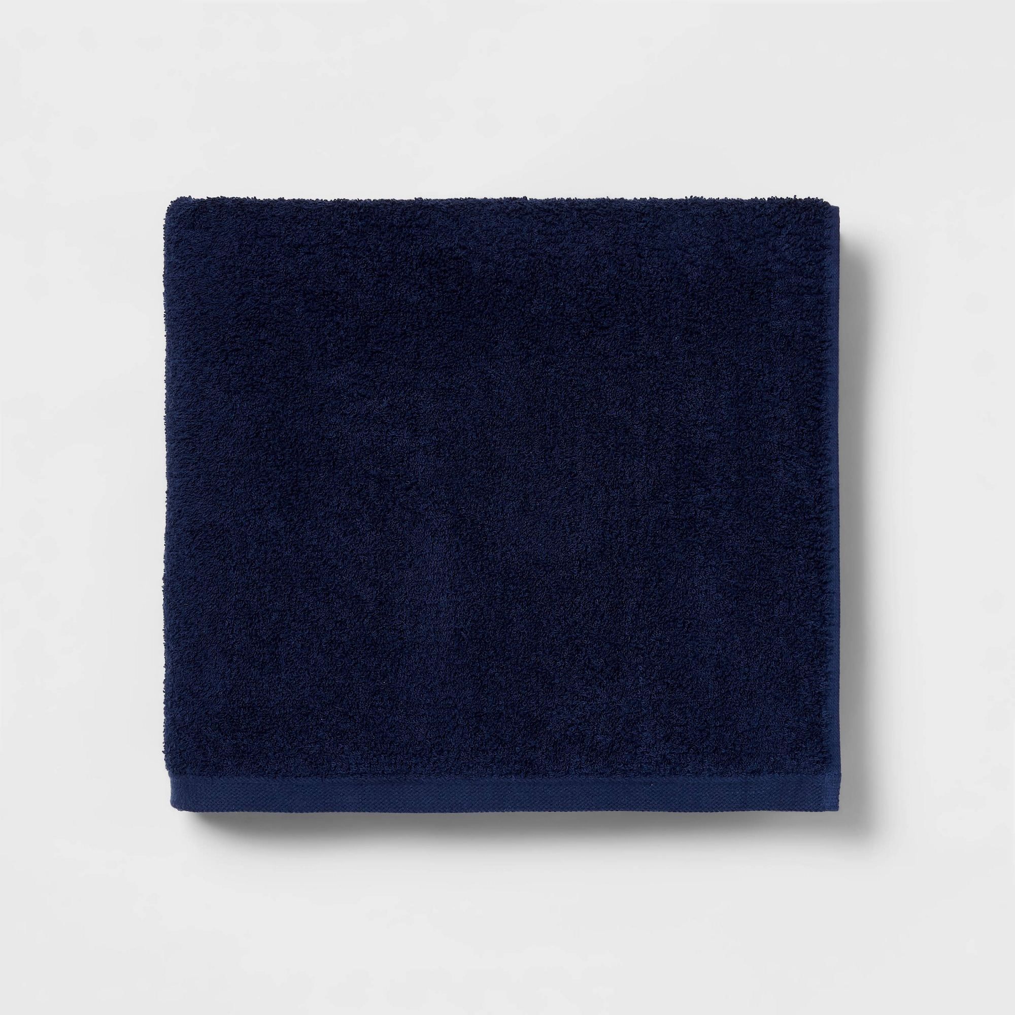 Everyday Bath Towel Navy - Room Essentials™
