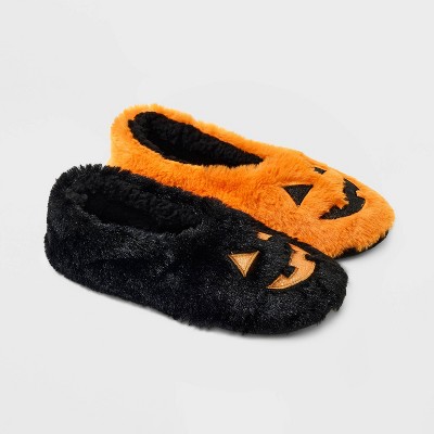 Women's Jack-O-Lantern Faux Fur Pull-On Slipper Socks with Glitter Applique & Grippers - Hyde & EEK! Boutique™ Black/Orange