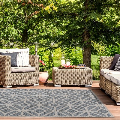 Blue and Beige Geometric 5' x 7' Indoor/Outdoor Area Rug