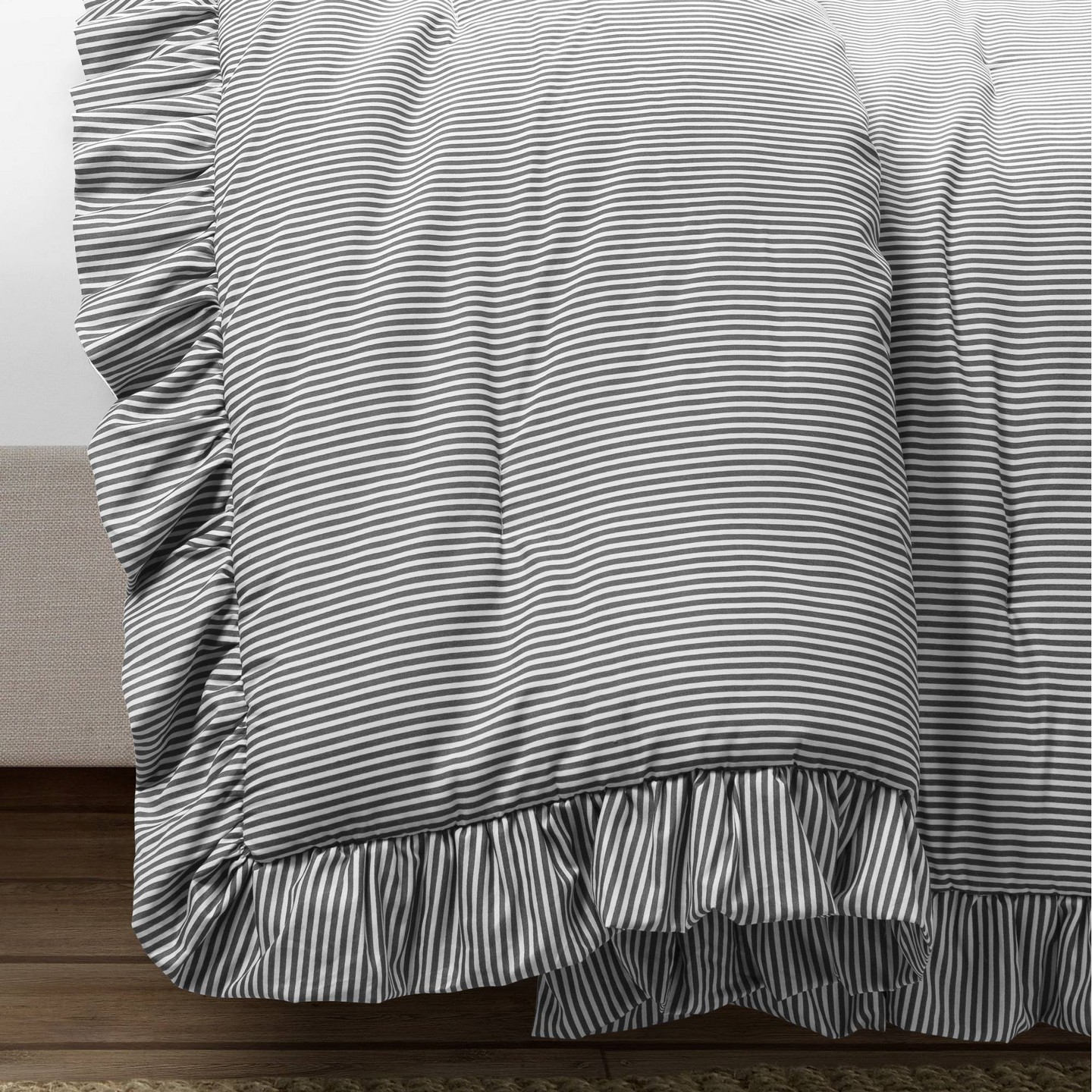 Постельное бельё Lush Decor 3pc Full/Queen Reyna Striped Reversible Comforter Bedding Set Gray/White: Polyester, Machine Washable, Includes Shams, цвет: Полосатый — фото 3