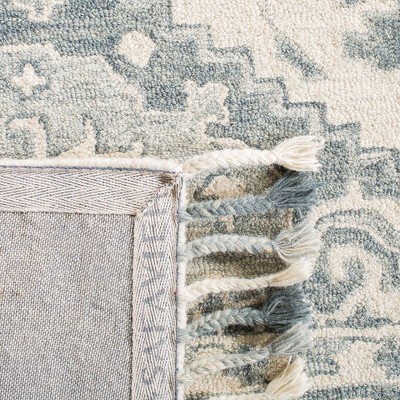 Handmade Gray and Light Gray Wool Tufted Accent Rug 2' x 3'