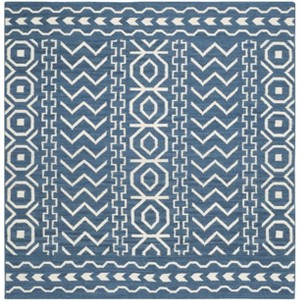 Dhurries DHU572 Hand Woven Flat Weave Indoor Rugs - Safavieh - 1 of 4