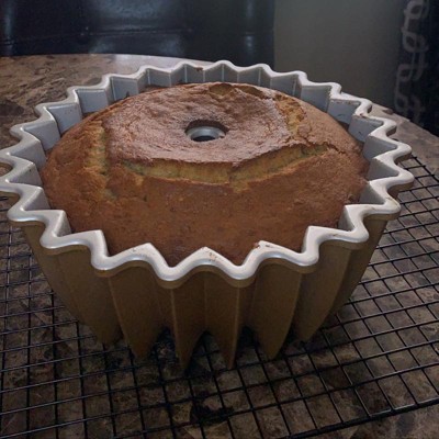 Brilliance 10 Cup Bundt Pan - The Peppermill