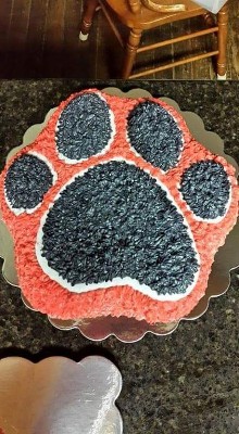 Wilton paw outlet print cake pan