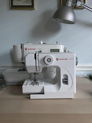  SINGER  M1000 Sewing Machine - 32 Stitch Applications -  Mending Machine - Simple, Portable & Great for Beginners : Everything Else