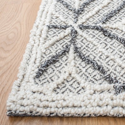 Elegant Trace 6' Hand-Tufted Black Wool Round Rug