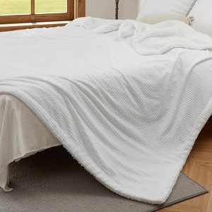 GustoWave Electric Waffle Fast Heating Flannel Blanket, White for Best Gift - 1 of 4