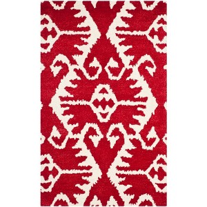 Wyndham WYD323 Hand Tufted Area Rug  - Safavieh - 1 of 4