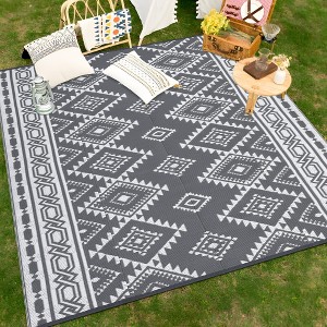 Modern Outdoor Woven Plastic Straw Rug Geometric Reversible Portable Picnic Mat Large Area Rugs for Garden Backyard Camping - 1 of 4