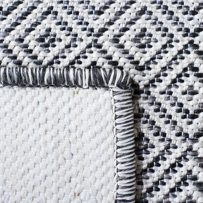 Hampton Ivory and Black Square Indoor/Outdoor Rug
