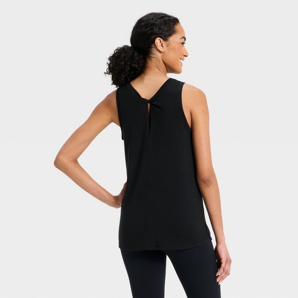 Top de tirantes con espalda cruzada Beyond Ease para mujer - All In Motion™ 2