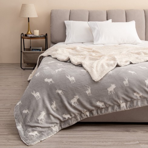 Velvet Plush Soft Fleece Reversible Throw Warm and Comfortable Bed Blanket Great Bay Home Twin Grey Moose