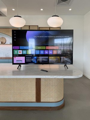 Guest review image 1 of 3, zoom in