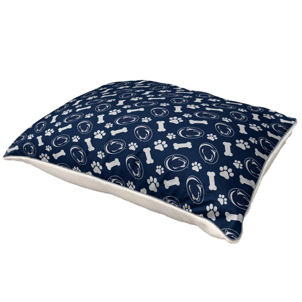 NCAA Penn State Nittany Lions Bones Repeat Faux Shearling Pet Bed